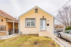871 St Clarens Avenue, Toronto W02, ON M6H 3X5