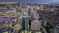 3900 Confederation Parkway 5802, Mississauga, ON L5B 0M3
