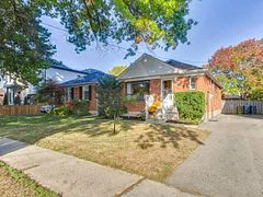 21 Lady Bank Road, Toronto W07, On M8z 4j4