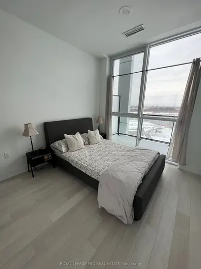 60 George Butchart Drive 702, Toronto W05, On M3k 0e1