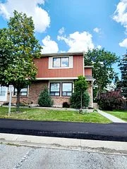 98 Falconer Drive 77, Mississauga, ON L5N 1Y2
