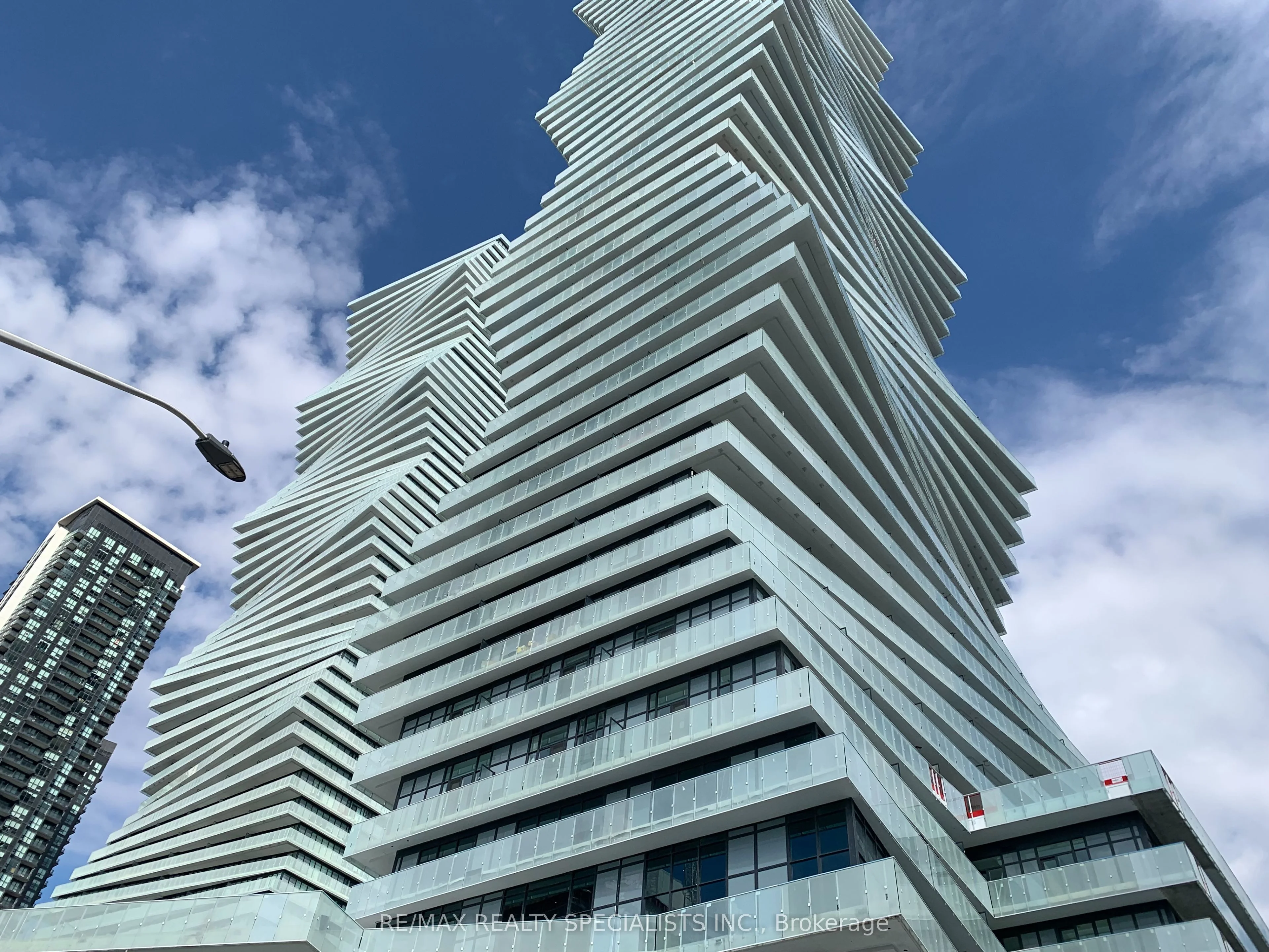 3883 Quartz Road 4404, Mississauga, On L5b 0m4
