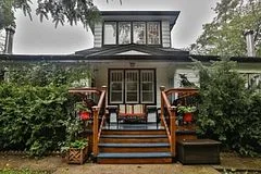 23 + 25 Peter Street S, Mississauga, On L5h 2g3