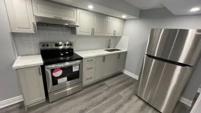 3321 Snowball Road Bsmt, Mississauga, On L5n 7m7