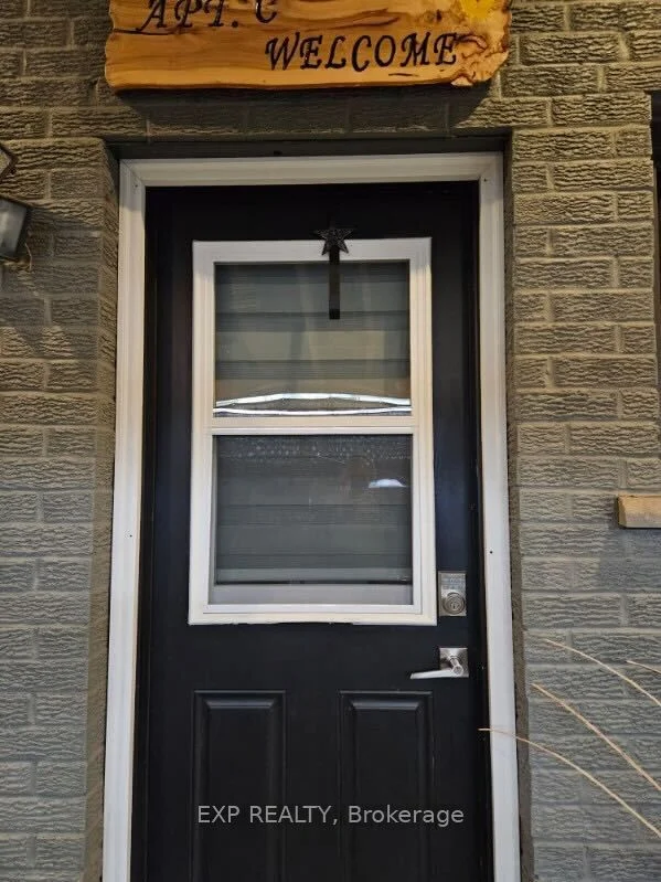 997 Wales Avenue, Mississauga, On L5e 1k6