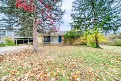 2452 Thorn Lodge Drive, Mississauga, On L5k 1k5