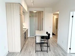220 Missinnihe Way 320, Mississauga, ON L5H 0A9