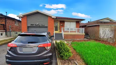7421 Leesburg Street, Mississauga, On L4t 3r7