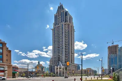 388 Prince Of Wales Drive 807, Mississauga, On L5b 0a1