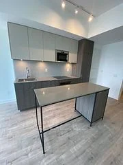 220 Missinnihe Way 326, Mississauga, On L5h 0a9