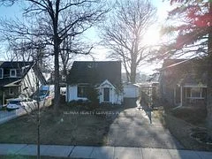 382 Queen Mary Drive, Oakville, On L6k 3l8