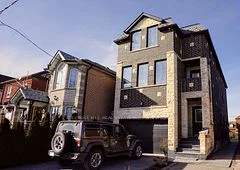 14 Rotherham Avenue Main, Toronto W03, On M6m 1l8