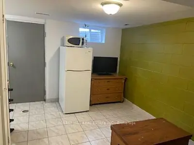 820 Ossington Avenue W Bsmt, Toronto W02, On M6g 3v1