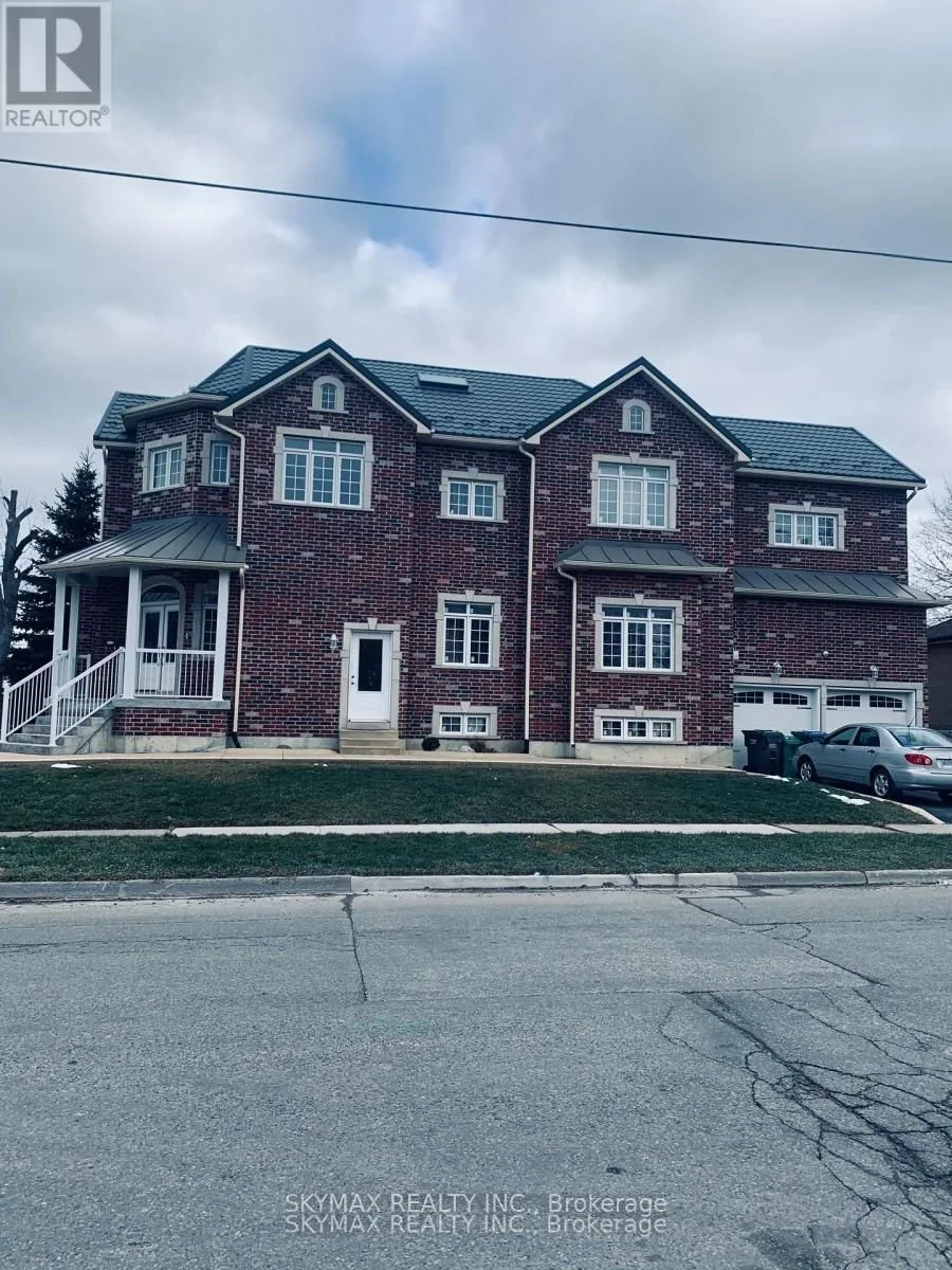 18 Burlington Street Upper, Mississauga, ON L4T 1B7