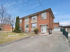 31 Dombey Road, Toronto W05, On M3l 1n8
