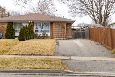 1524 Lewisham Drive, Mississauga, On L5j 3r5