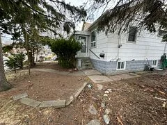 64 Fortieth Street, Toronto W06, On M8w 3n1