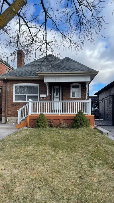 55 Fairbank Avenue E Main Fl, Toronto W04, On M6e 3y6