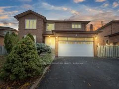 159 Whitchurch Mews, Mississauga, ON L5A 4B2