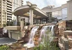 3888 Duke Of York Boulevard 832, Mississauga, ON L5B 4P5