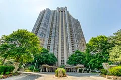 45 Kingsbridge Garden Circle W 507, Mississauga, On L5r 3k4