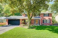 1493 Birchwood Drive, Mississauga, ON L5J 1T3
