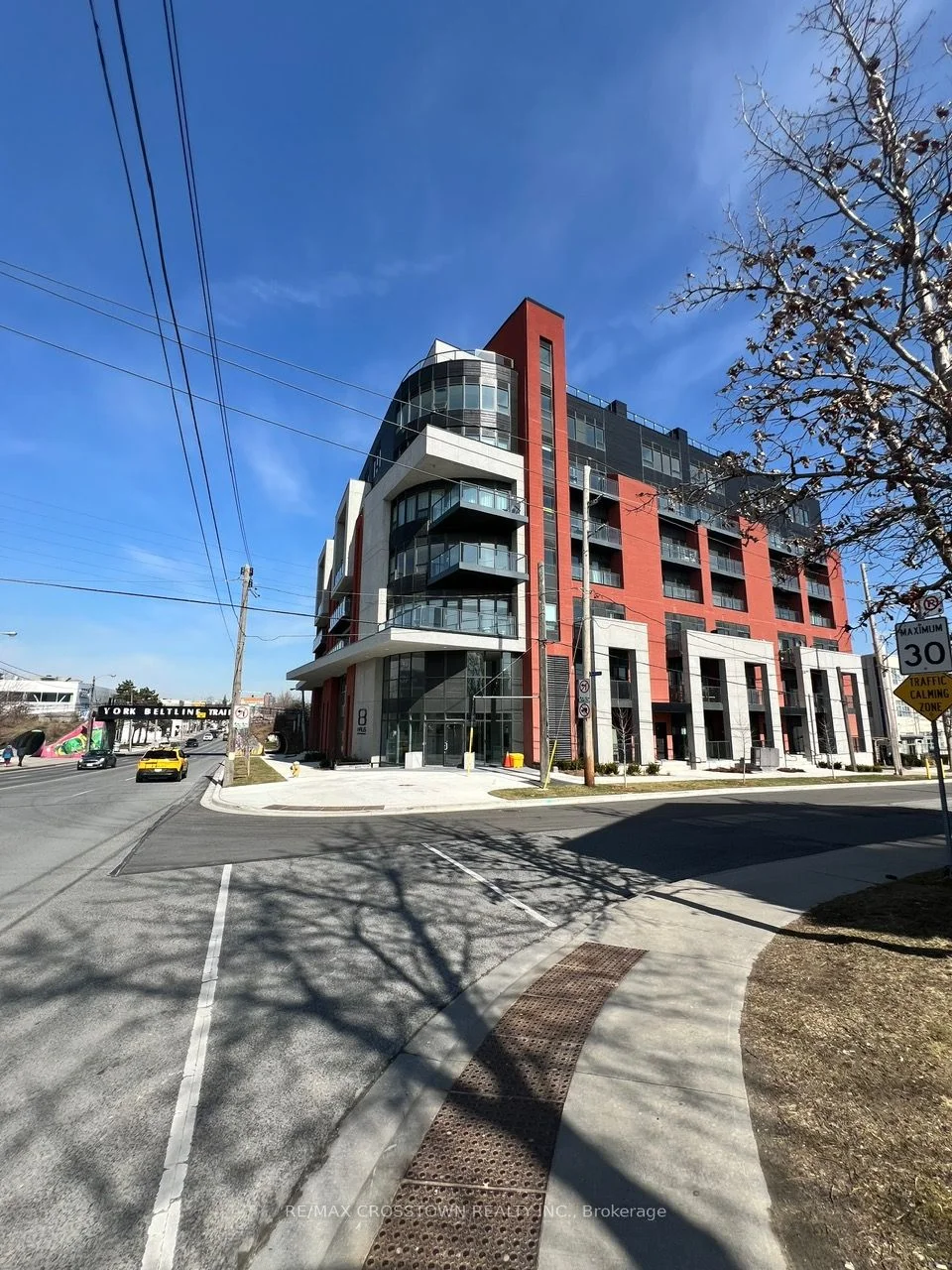 2433 Dufferin Street 816, Toronto W04, ON M6E 3T3
