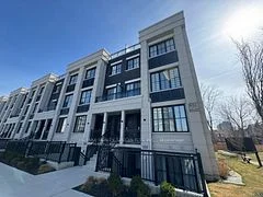 652 CRICKLEWOOD Drive 231, Mississauga, ON L5G 0B7