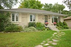 2042 Constance Drive, Oakville, ON L6J 2V5