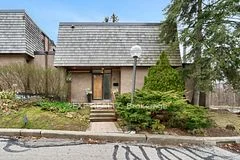 17 Redstone Path S 17, Toronto W08, On M9c 1y7