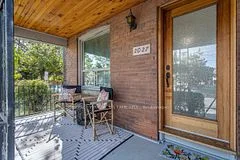 2027 Dundas Street W, Toronto W01, ON M6R 1W8