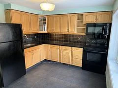 110 Inglewood Drive #1, Oakville, On L6k 1w7