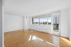 240 Markland Drive 304, Toronto W08, On M9c 1r3