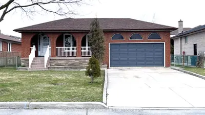 122 Honeywood Road, Toronto W05, On M3n 1b4
