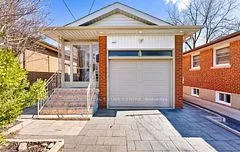 1027 Caven Street, Mississauga, ON L5G 4J3