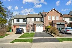 1073 Raintree Lane, Mississauga, On L5h 4a1