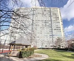 55 Elm Drive W 413, Mississauga, On L5b 3z3