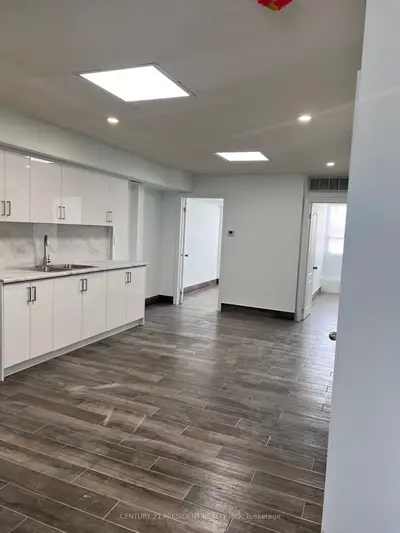 7064 Airport Road 2nd Flr, Mississauga, On L4t 2g8