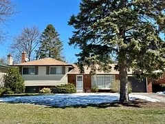 2423 Genevieve Drive, Mississauga, ON L5A 2M2