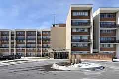 1050 Stainton Drive 209, Mississauga, On L5c 2t7
