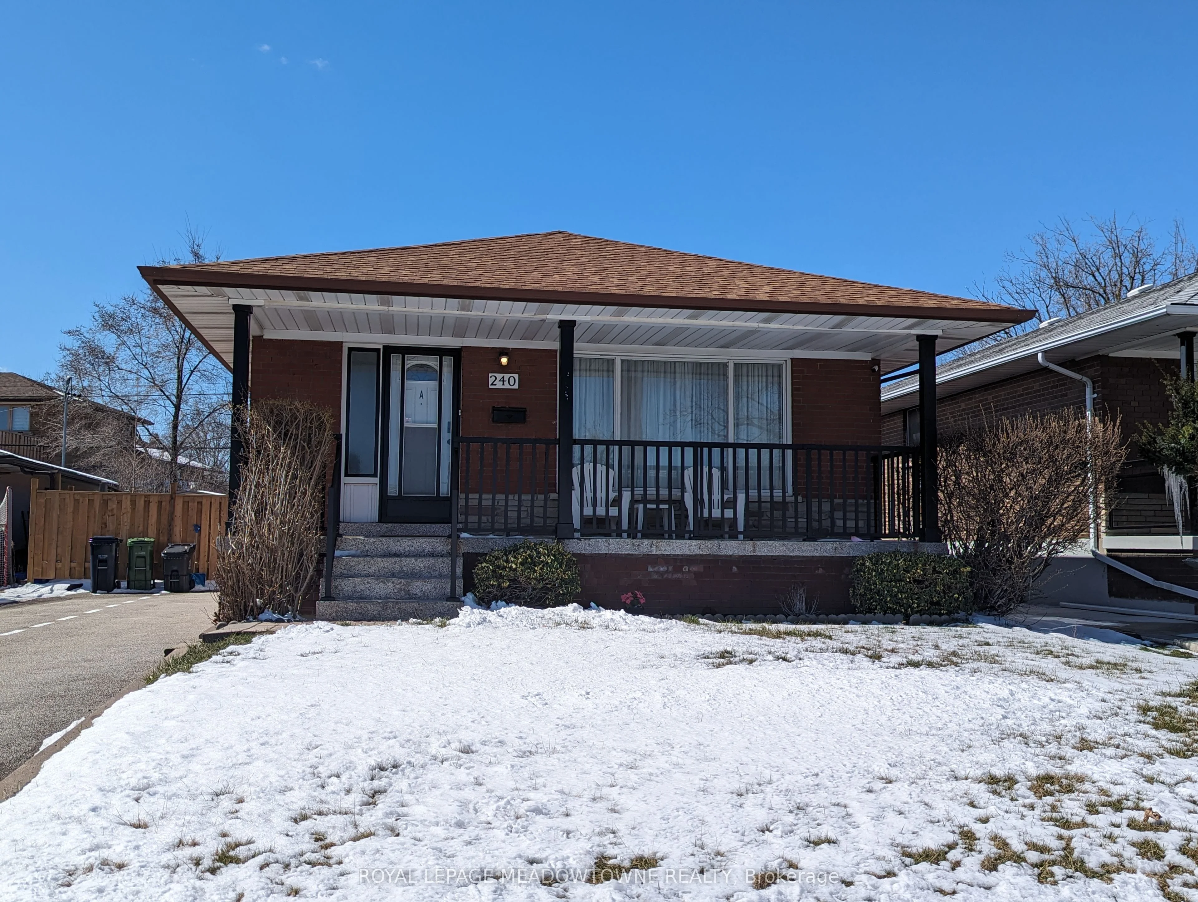 240 Wellesworth Drive Lower, Toronto W08, On M9c 4s6