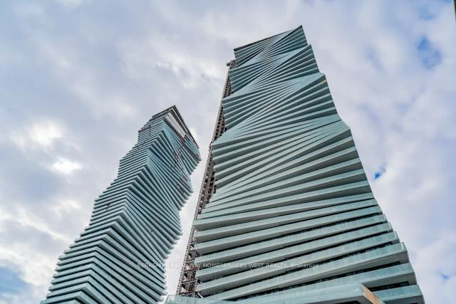 3900 Confederation Parkway 1106, Mississauga, ON L5B 0M3