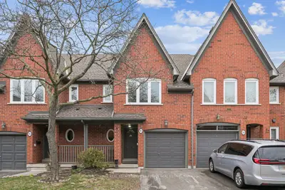 1064 Queen Street W 34a, Mississauga, On L5h 4k3