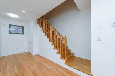 3422 Fountain Park Avenue, Mississauga, ON L5M 7E3