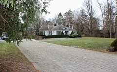 1330 Oak Lane, Mississauga, ON L5H 2X7