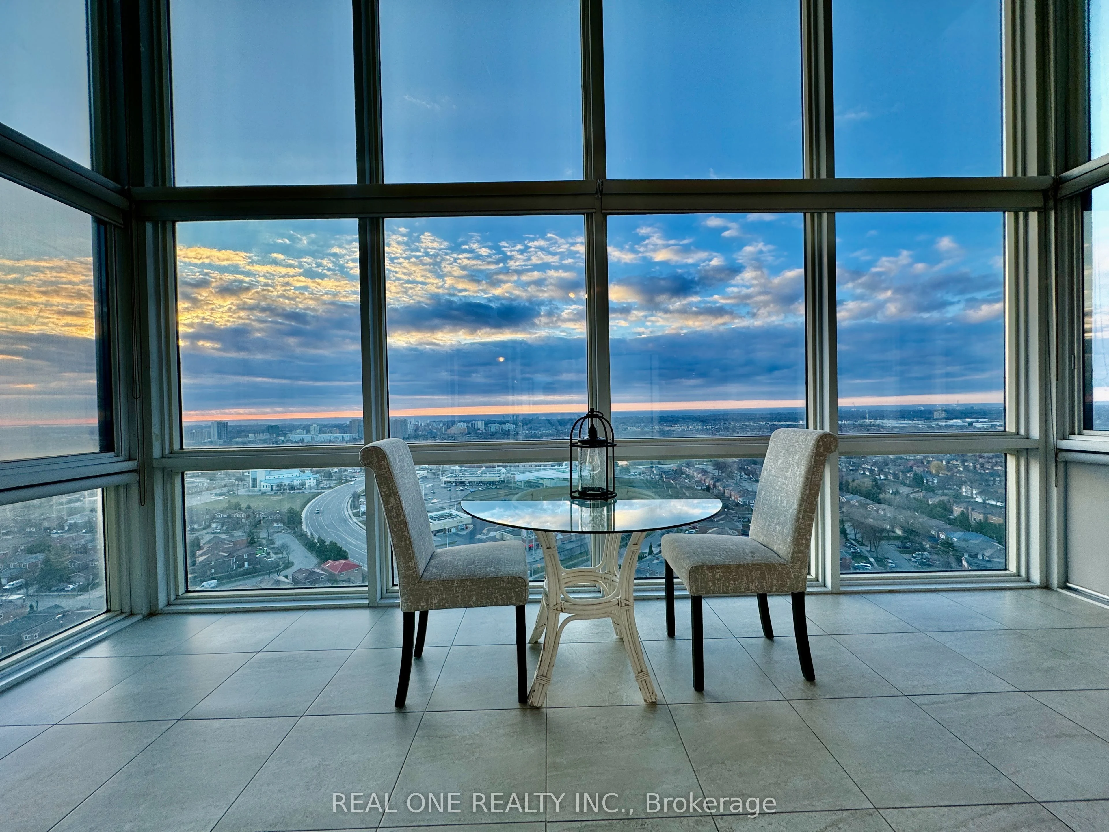 350 Webb Drive #2310, Mississauga, On L5b 3w4