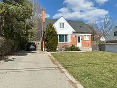 277 Queen Mary Drive, Oakville, On L6k 3l4