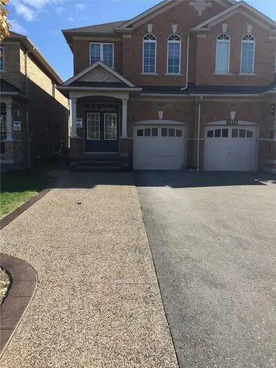 7372 Saint Barbara Boulevard, Mississauga, On L5w 0c3