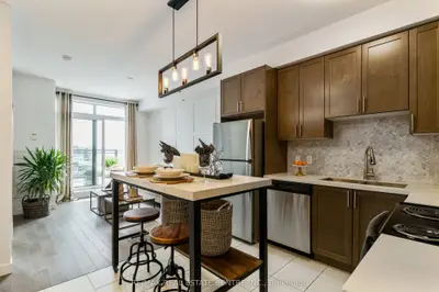 2490 Old Bronte Road 313, Oakville, On L6m 0y5