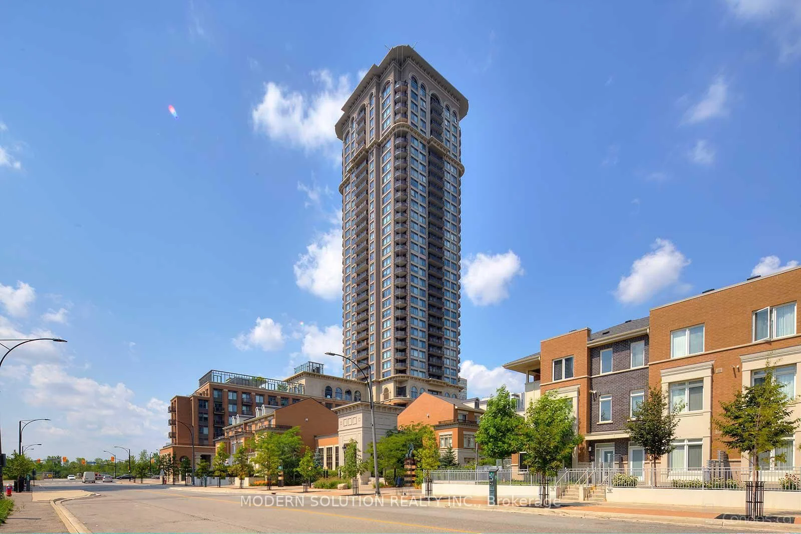 385 Prince Of Wales Drive 410, Mississauga, On L5b 0a1